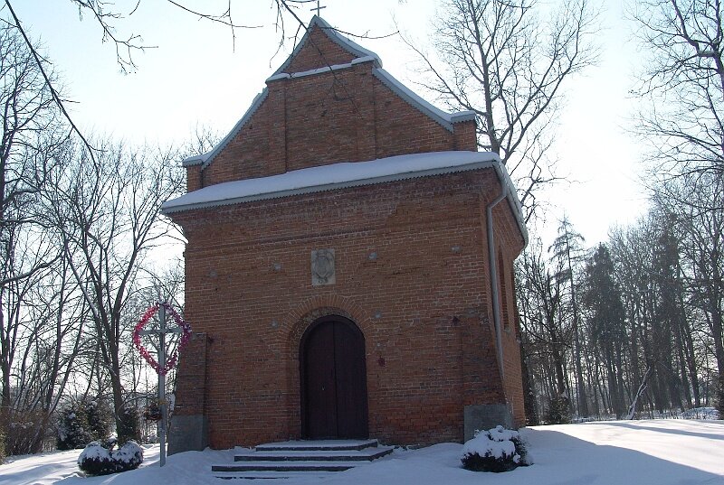128.jpg - Kaplica grobowa Skomorowskich w Skomorochach Dżych
