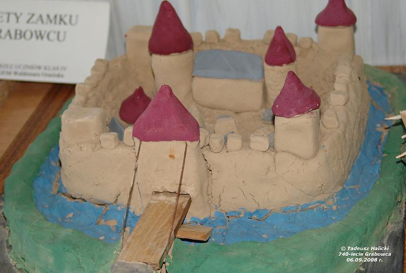 40.jpg - Rekonstrukcje Zamku w wykonaniu uczniów